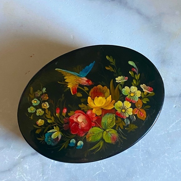 𝅺vintage Fedosk Russian Miniature Lacquer Box